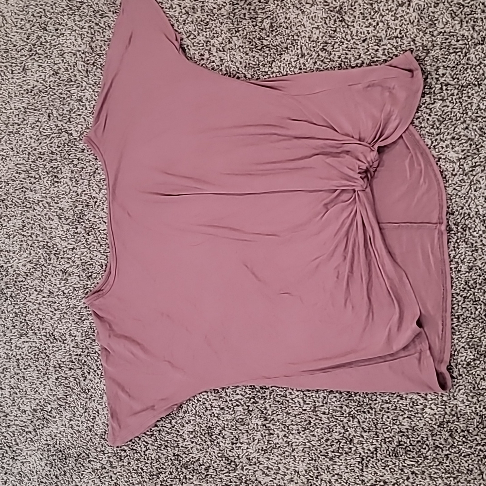 Dorman Style Tee Knotted bottom